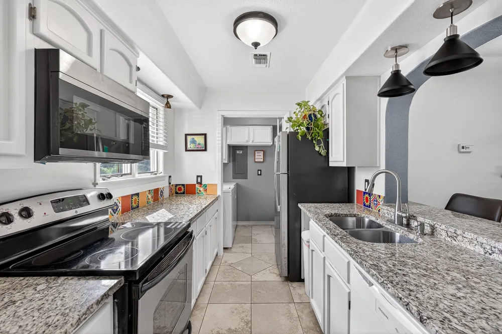 108 Lachite #C280 Horseshoe Bay, TX 78657
