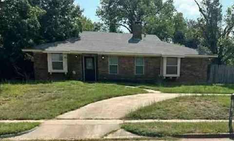 1004 Forest Ridge Drive