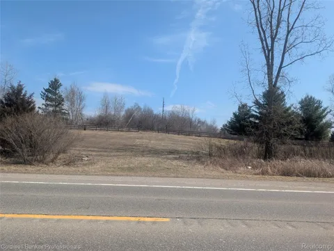N Lapeer Road