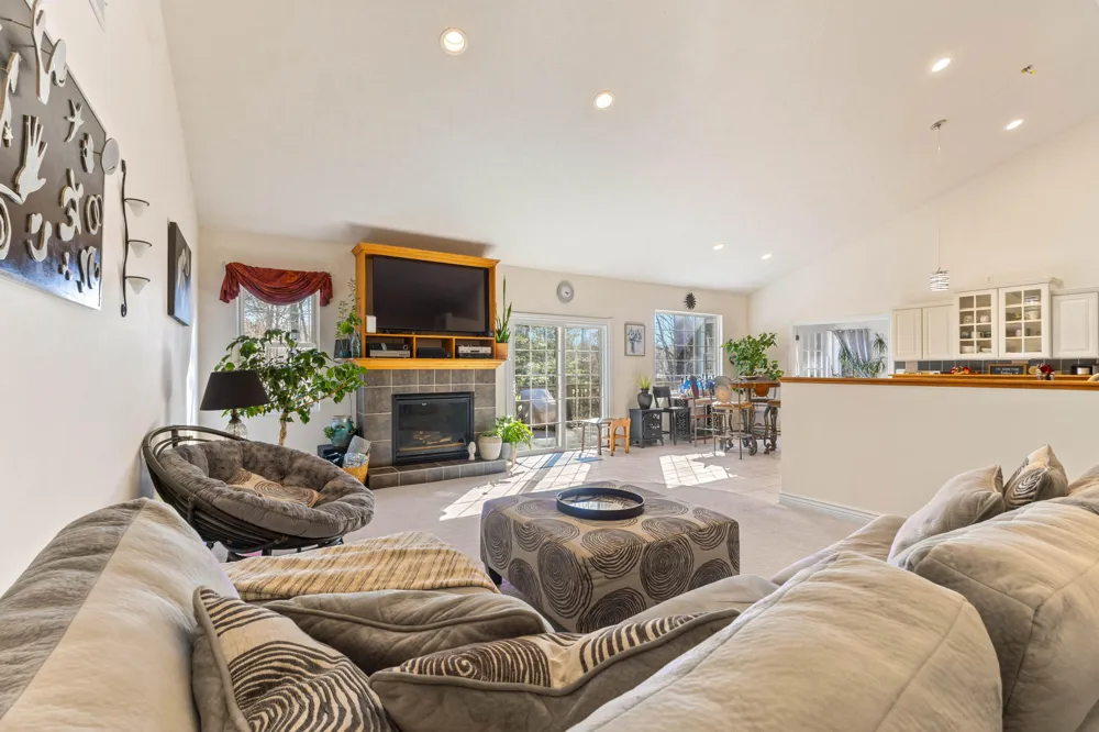 3317 Danglwood Court Fruitport Charter Township, MI 49444