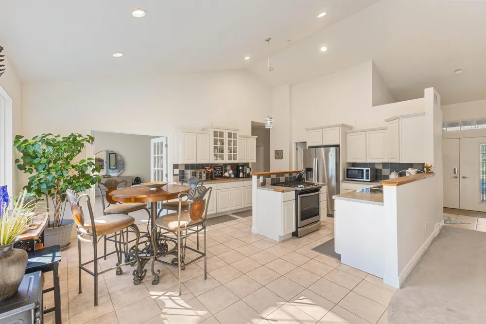 3317 Danglwood Court Fruitport Charter Township, MI 49444