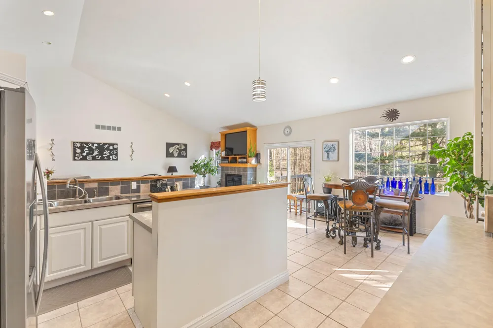 3317 Danglwood Court Fruitport Charter Township, MI 49444