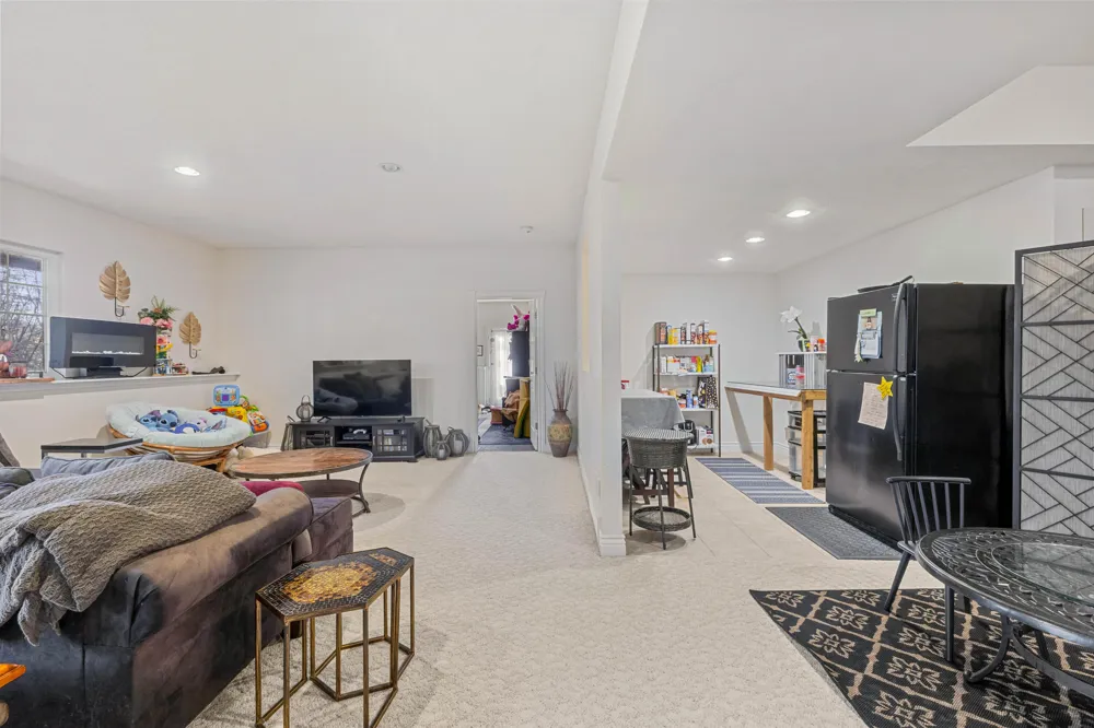 3317 Danglwood Court Fruitport Charter Township, MI 49444