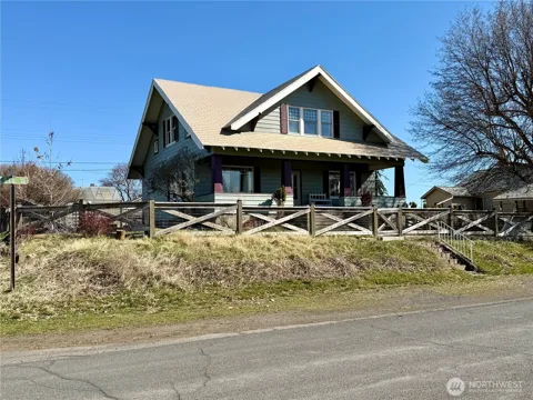 215 NW Cole Avenue