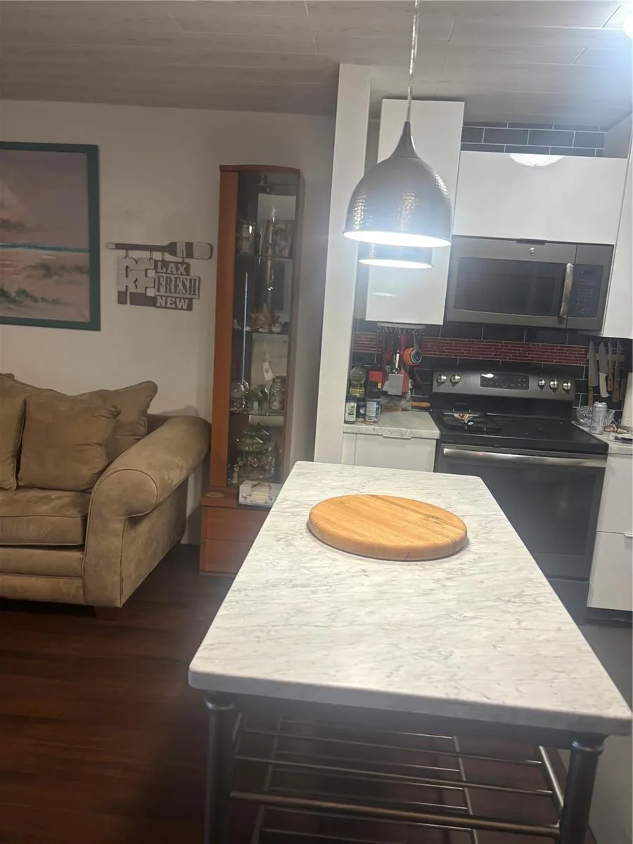 133 BERKSHIRE #133 West Palm Beach, FL 33417