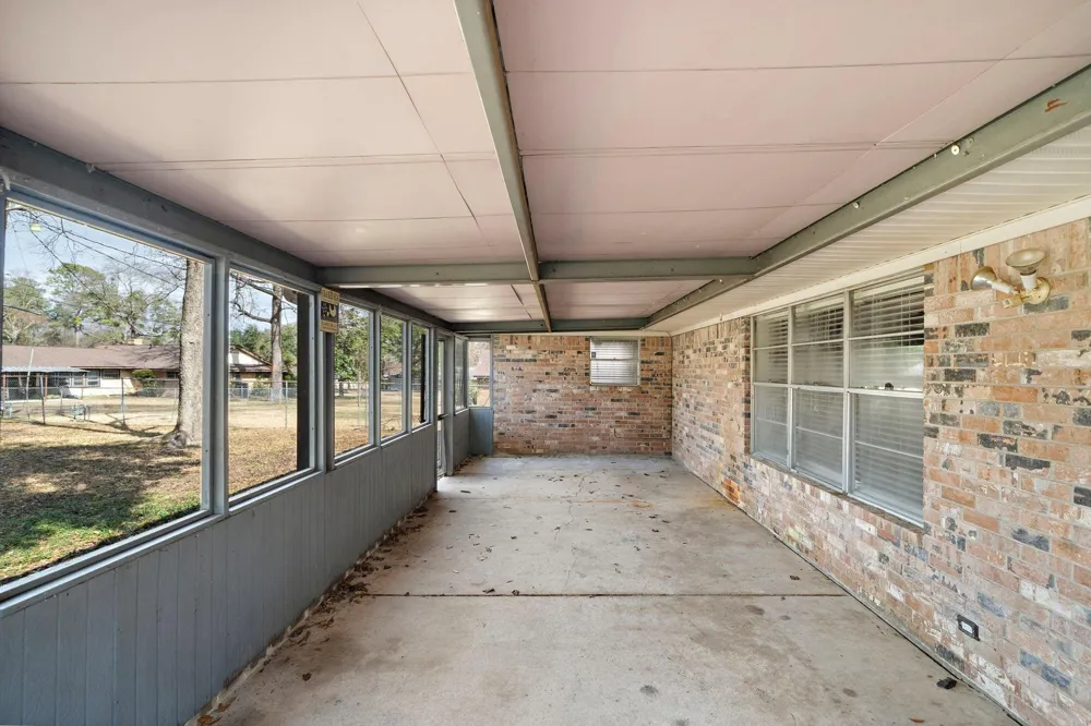 1104 Hillcrest Drive Conroe, TX 77301