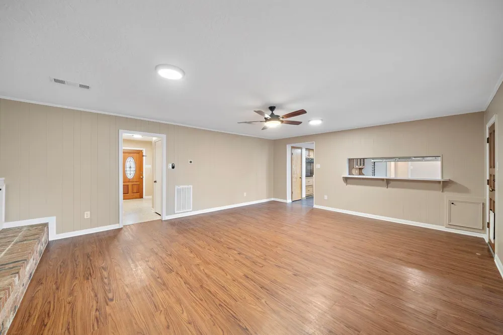 1104 Hillcrest Drive Conroe, TX 77301
