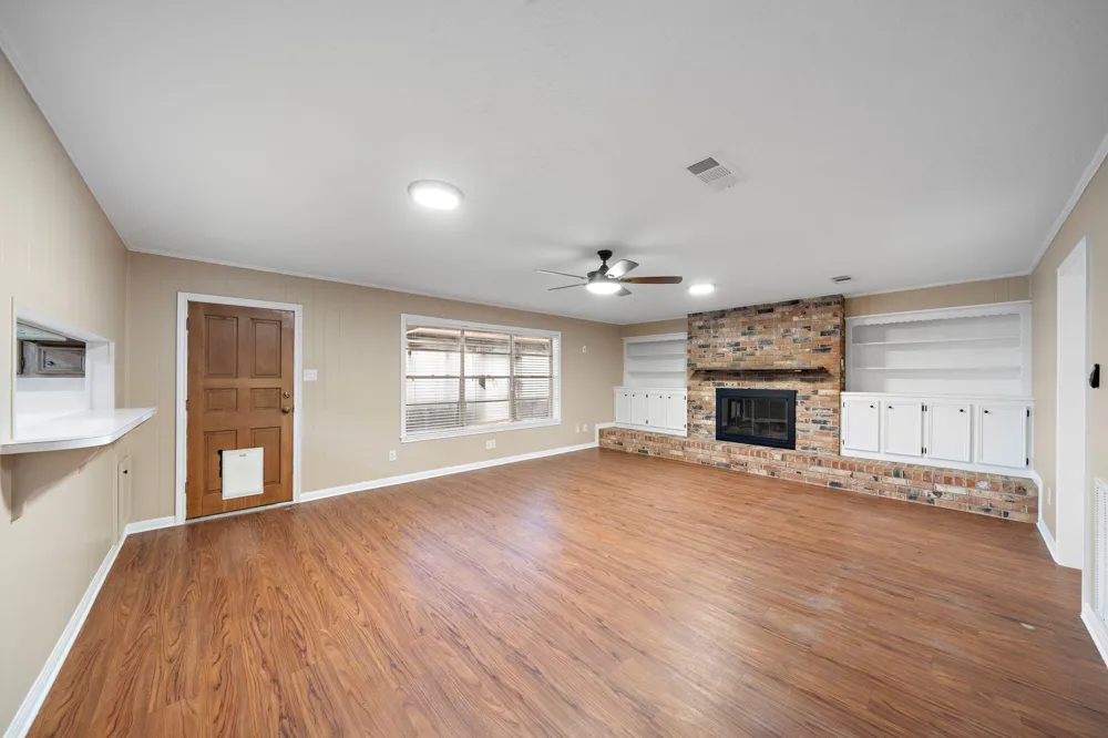 1104 Hillcrest Drive Conroe, TX 77301