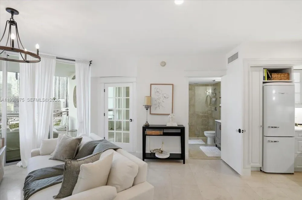350 S Miami Ave #1205 Miami, FL 33130