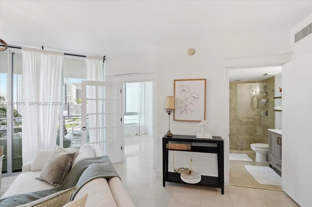 350 S Miami Ave #1205 Miami, FL 33130