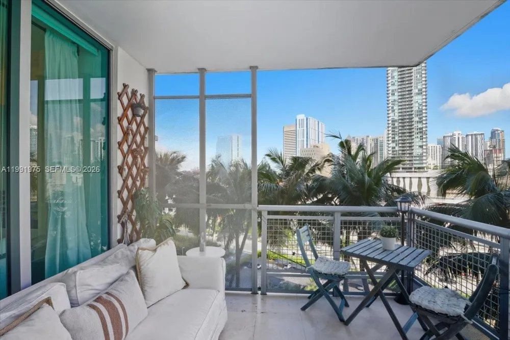 350 S Miami Ave #1205 Miami, FL 33130