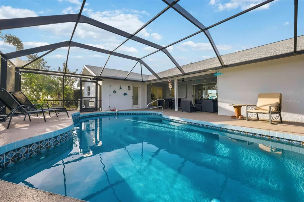 36 BUNKER CIRCLE Rotonda West, FL 33947