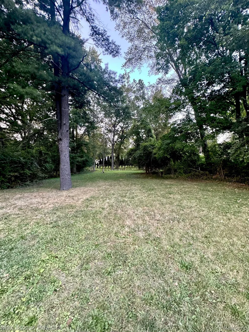 18656 Midway Avenue Southfield City, MI 48075