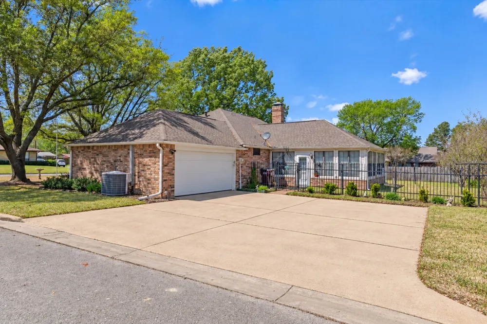 114 Granada Square Canton, TX 75103