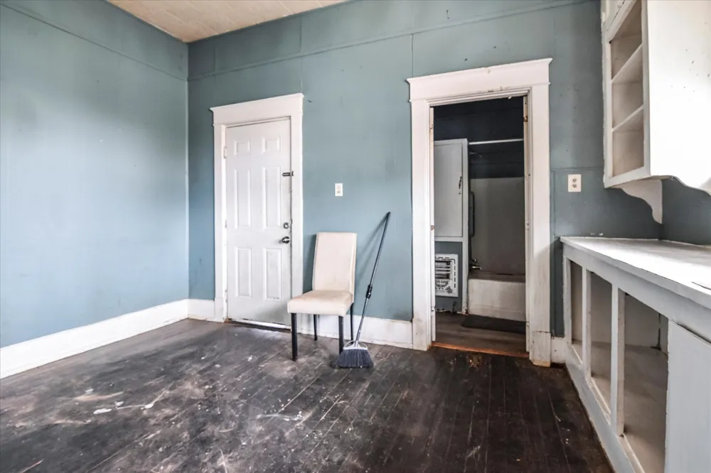 738 SW 1st Street Paris, TX 75460
