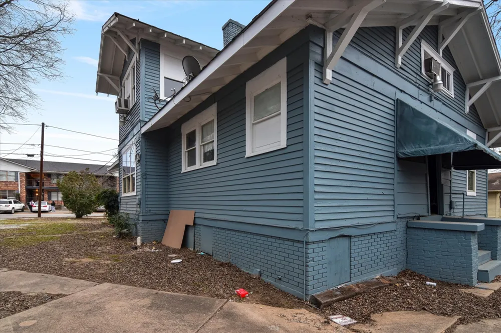 738 SW 1st Street Paris, TX 75460
