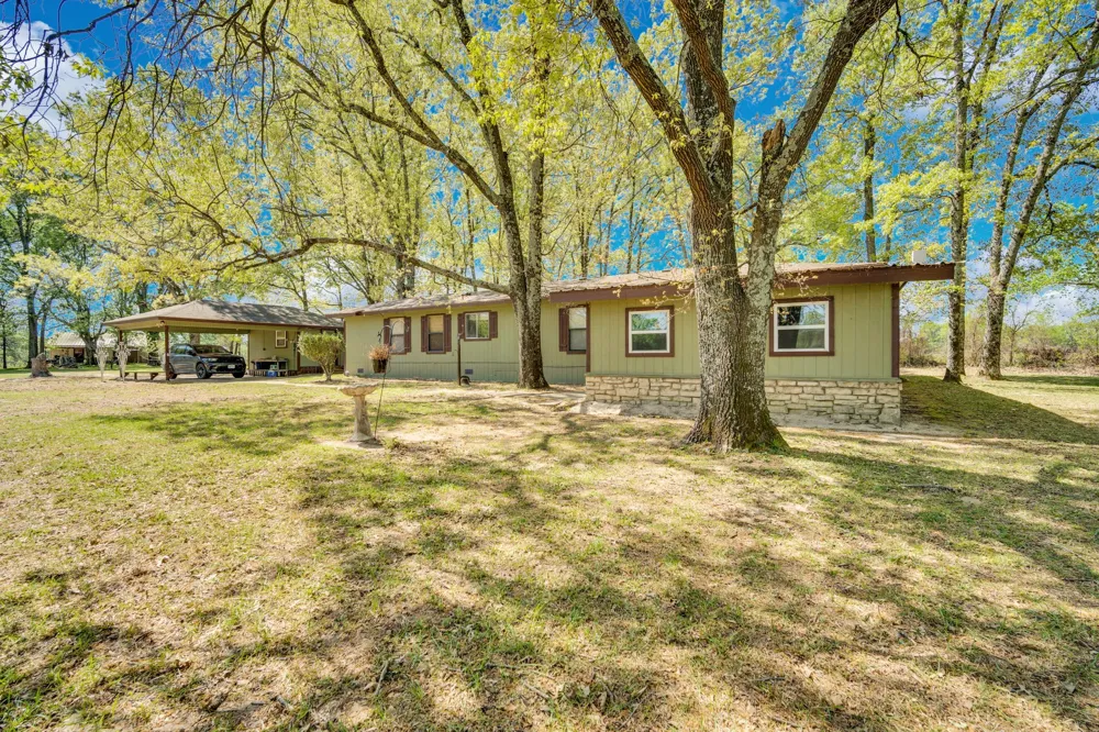 321 Rs County Road 3310 Emory, TX 75440