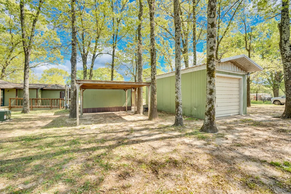 321 Rs County Road 3310 Emory, TX 75440