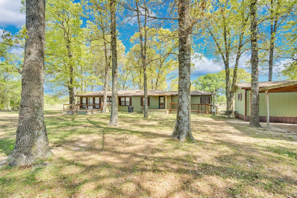 321 Rs County Road 3310 Emory, TX 75440