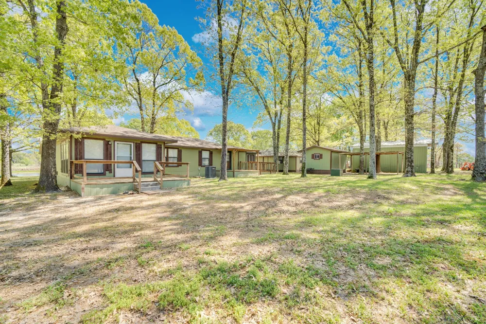 321 Rs County Road 3310 Emory, TX 75440