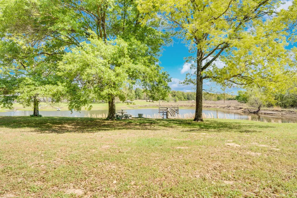 321 Rs County Road 3310 Emory, TX 75440