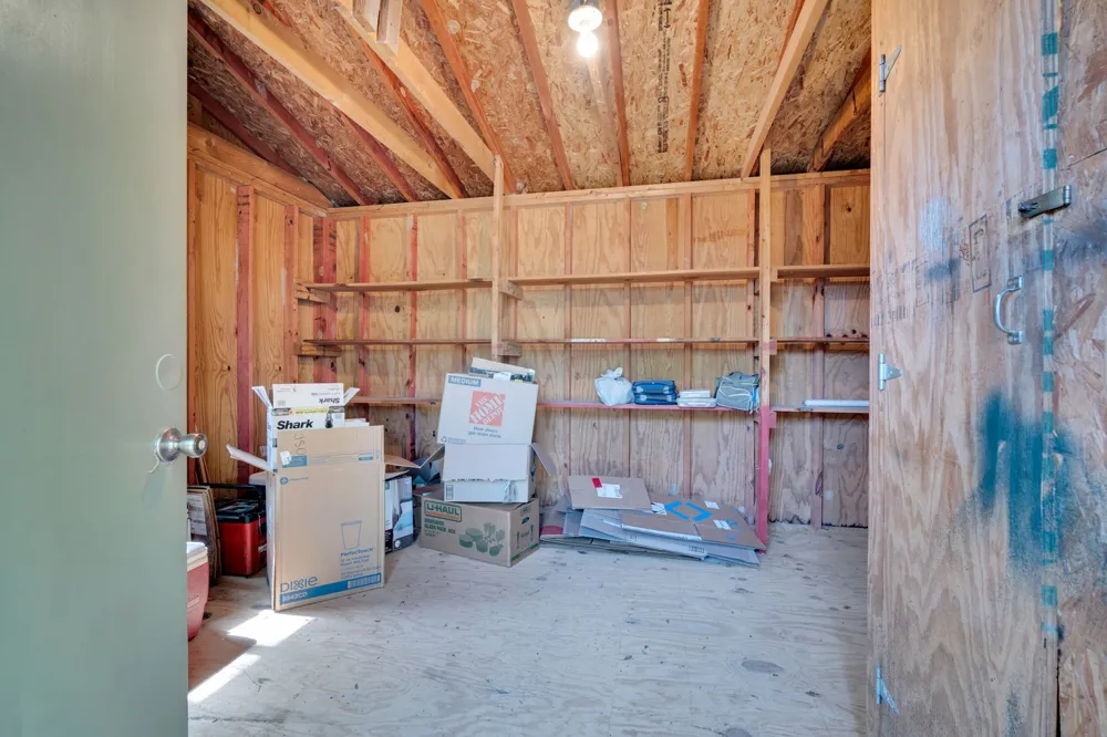 321 Rs County Road 3310 Emory, TX 75440