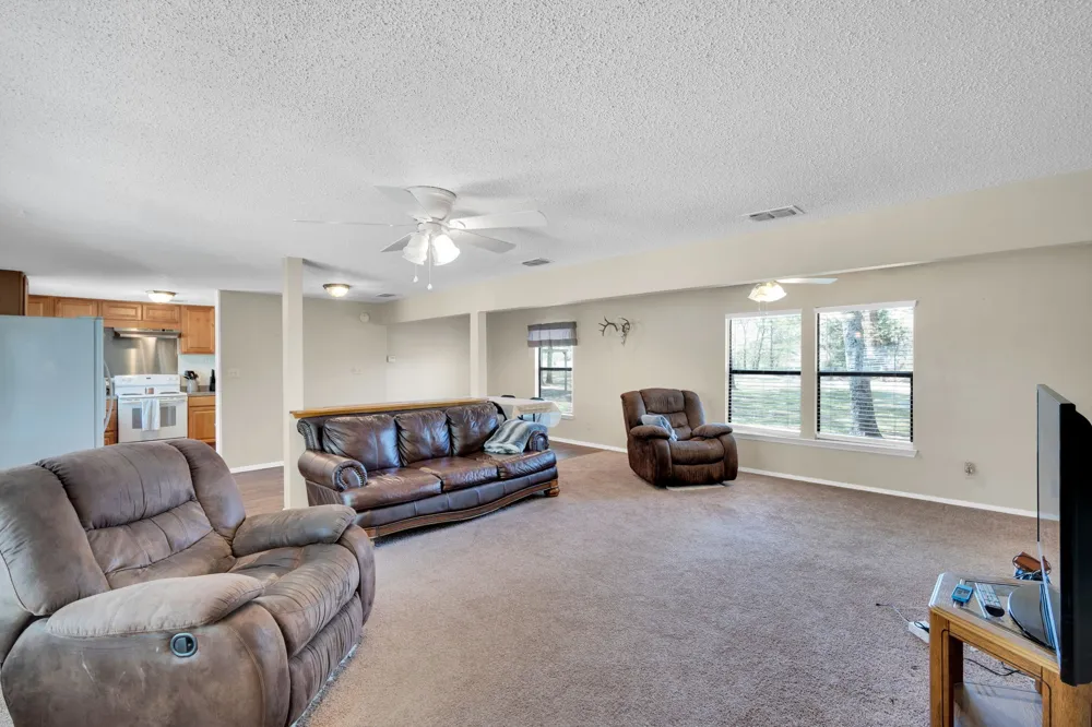321 Rs County Road 3310 Emory, TX 75440