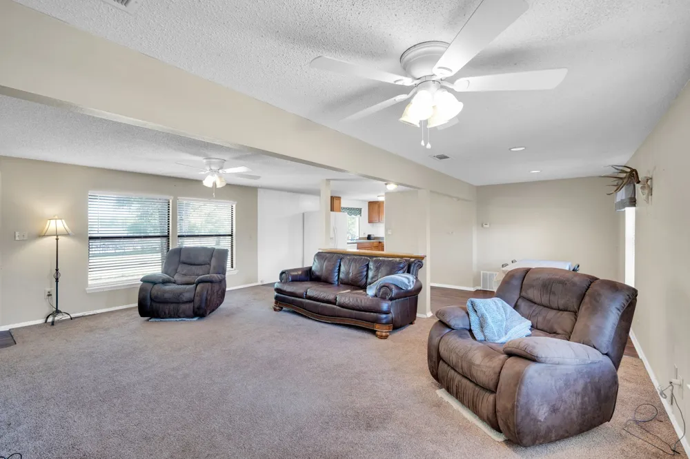 321 Rs County Road 3310 Emory, TX 75440