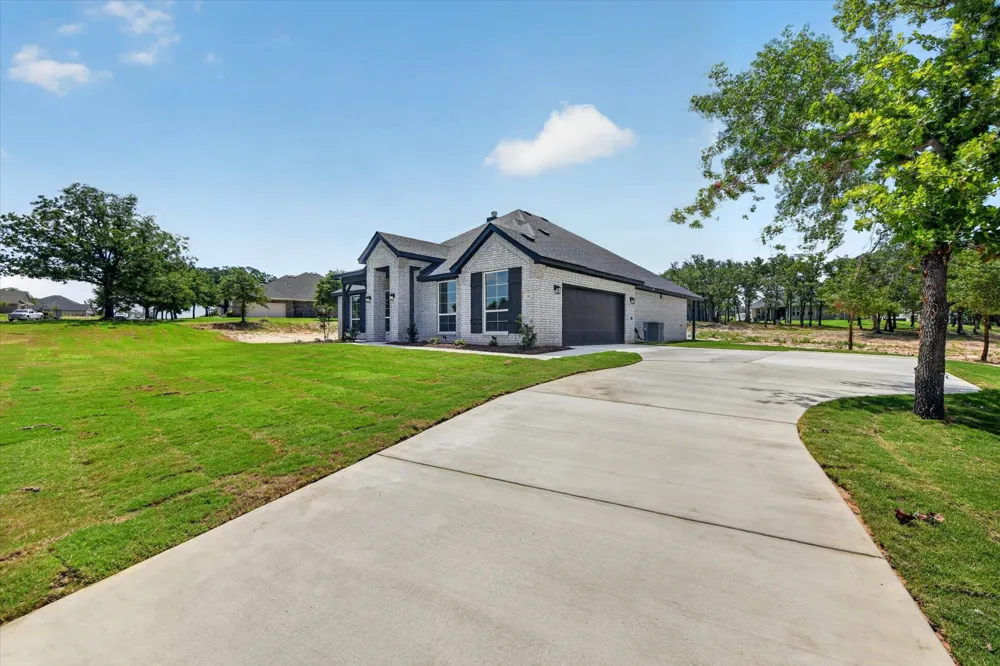 145 Loveta Lane Boyd, TX 76023