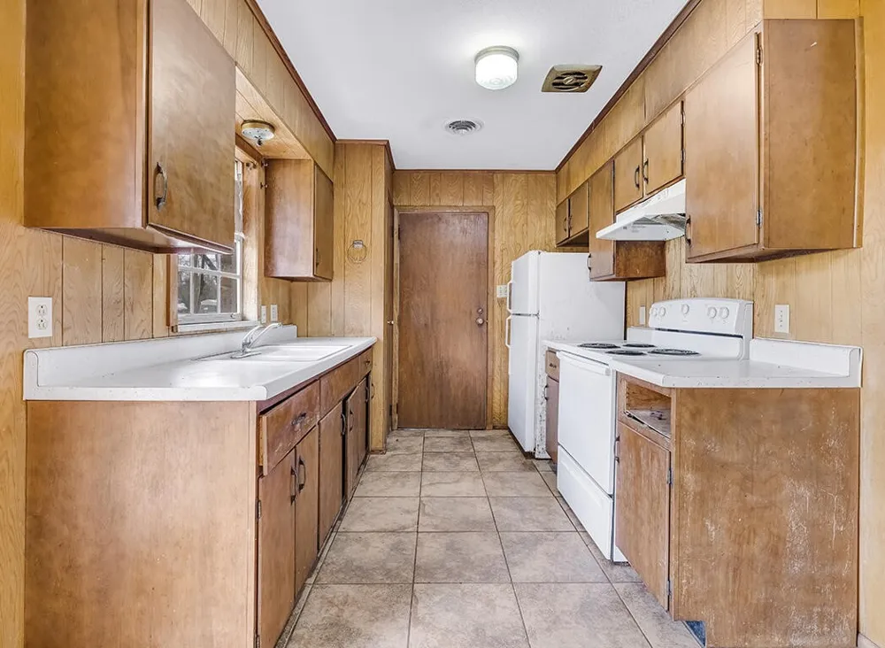 2003 Ashley Texarkana, TX 75501