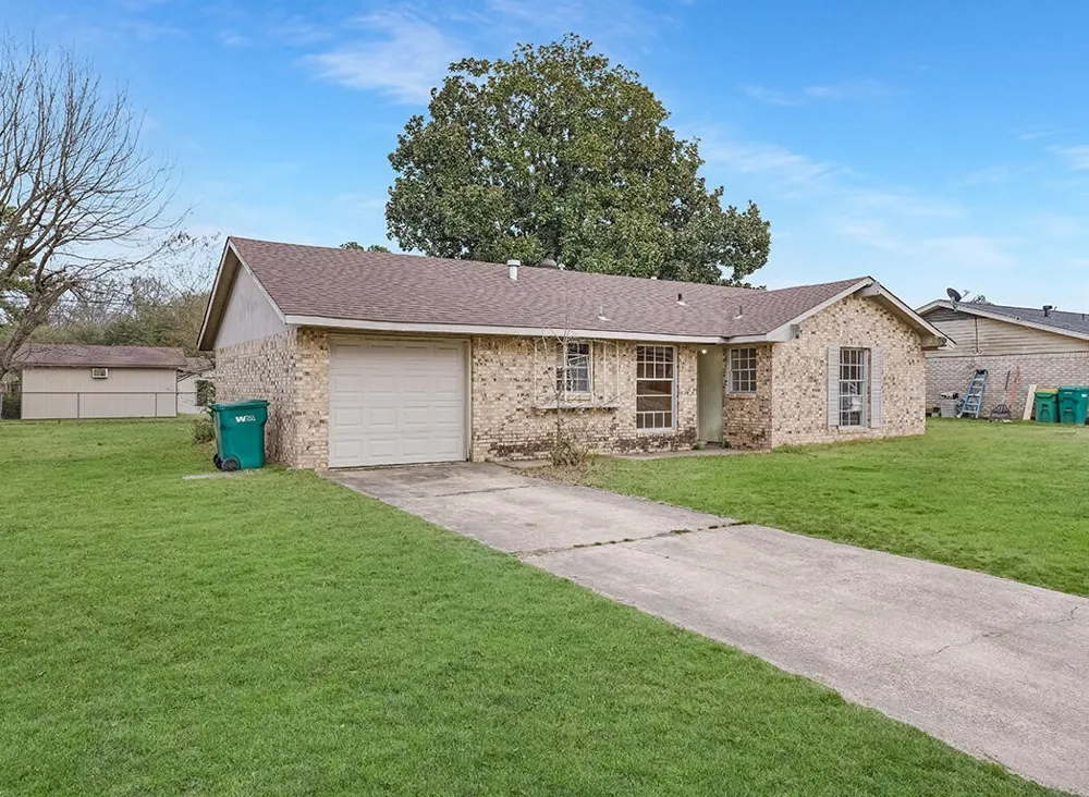 2003 Ashley Texarkana, TX 75501