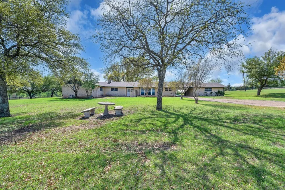 596 Saffle Road Robinson, TX 76706
