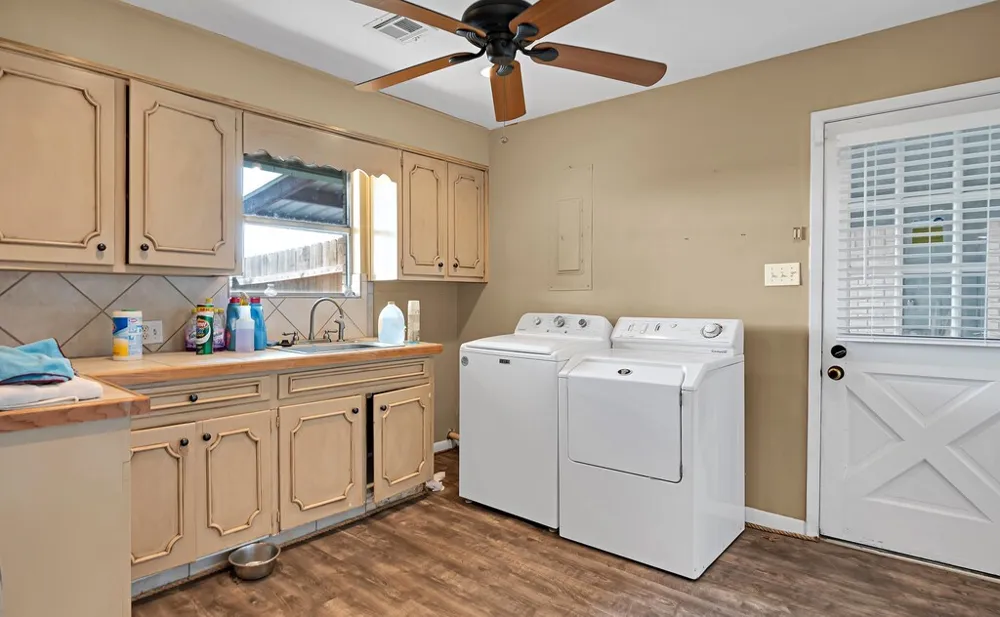 596 Saffle Road Robinson, TX 76706