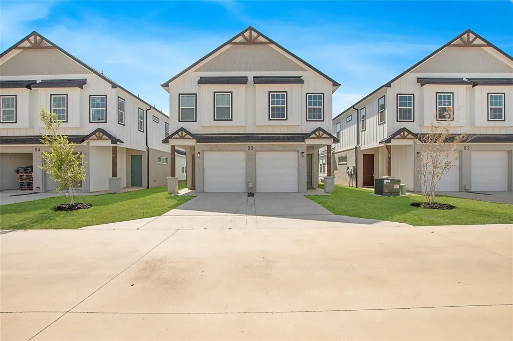 1319 W Main Street #1 Gun Barrel City, TX 75156