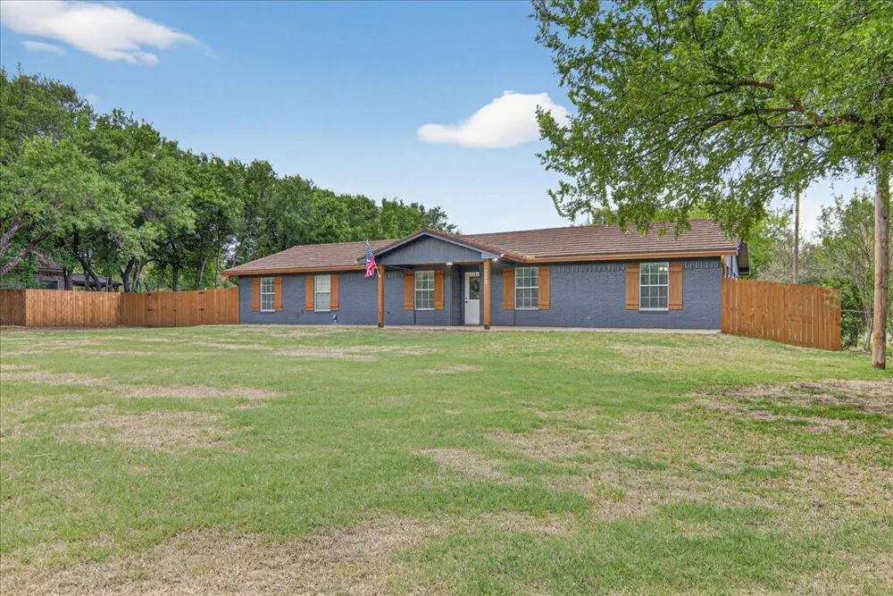 383 Overlook Valley Mills, TX 76689