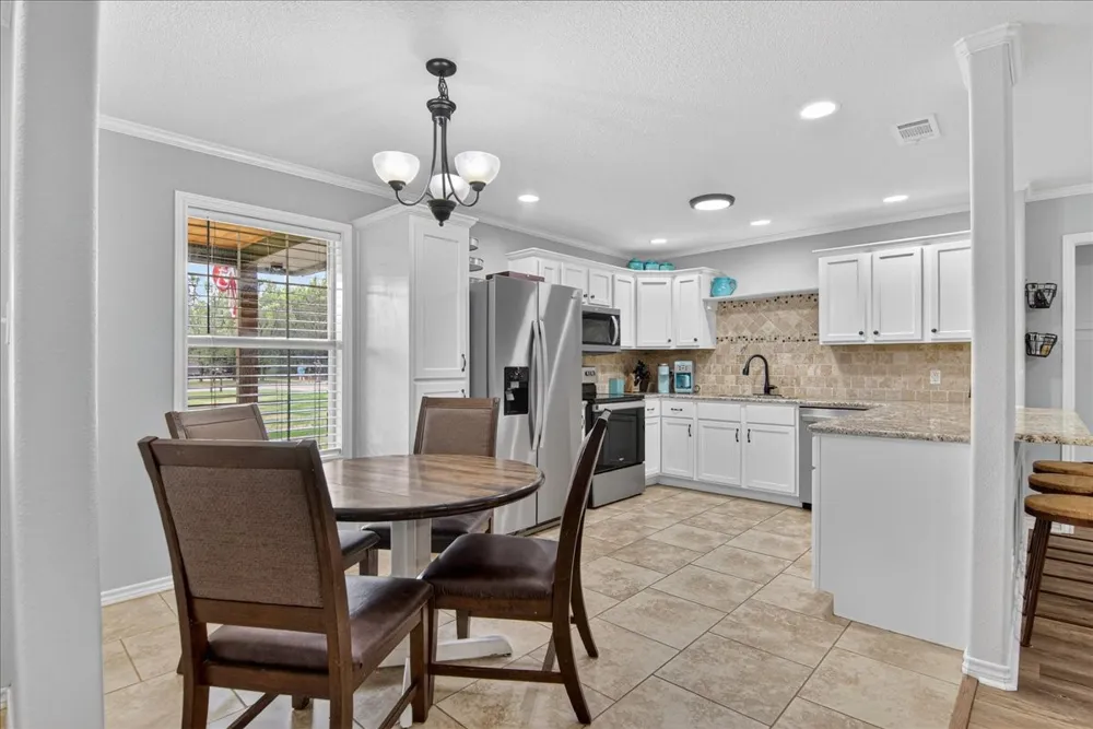 383 Overlook Valley Mills, TX 76689