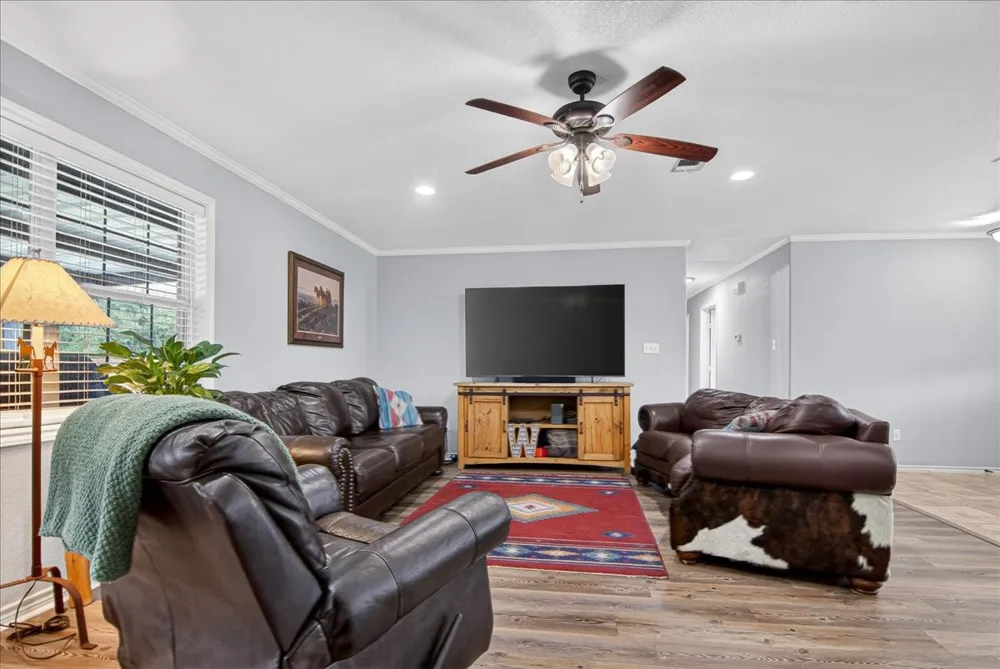 383 Overlook Valley Mills, TX 76689