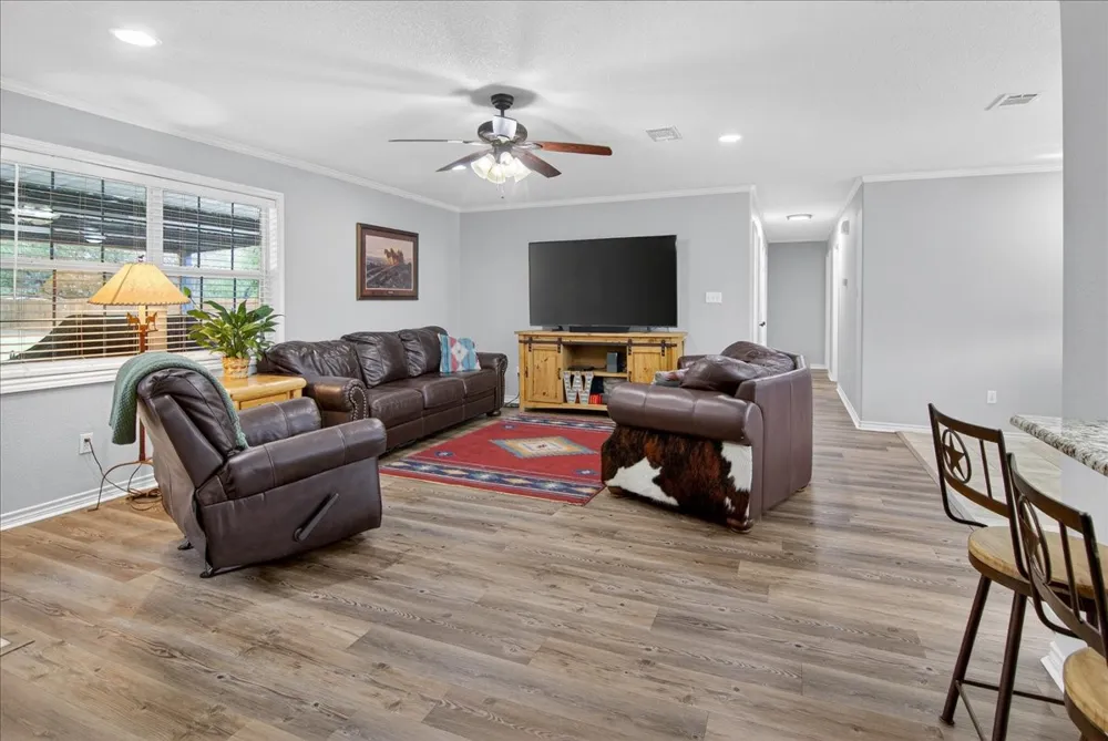 383 Overlook Valley Mills, TX 76689