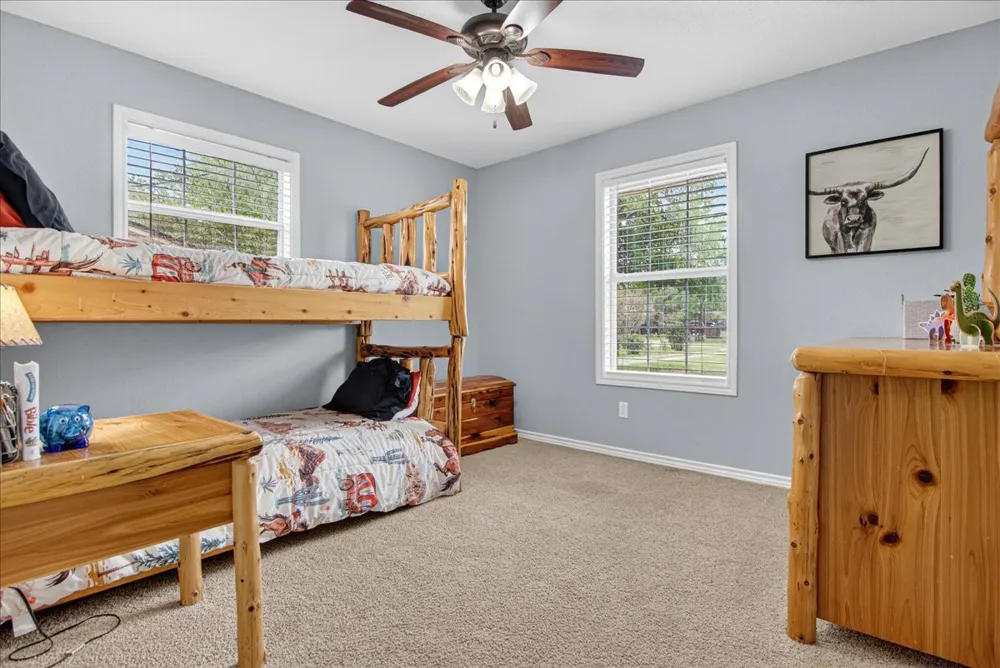 383 Overlook Valley Mills, TX 76689