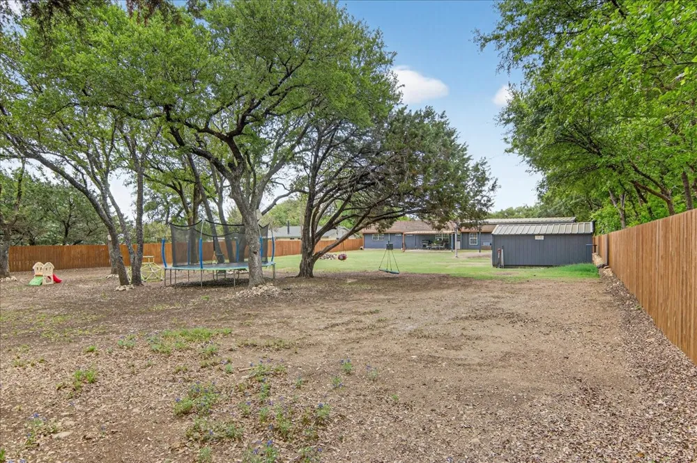 383 Overlook Valley Mills, TX 76689