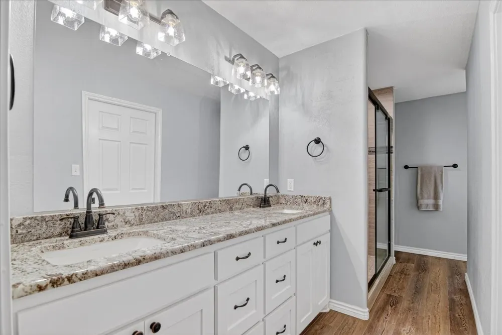 383 Overlook Valley Mills, TX 76689