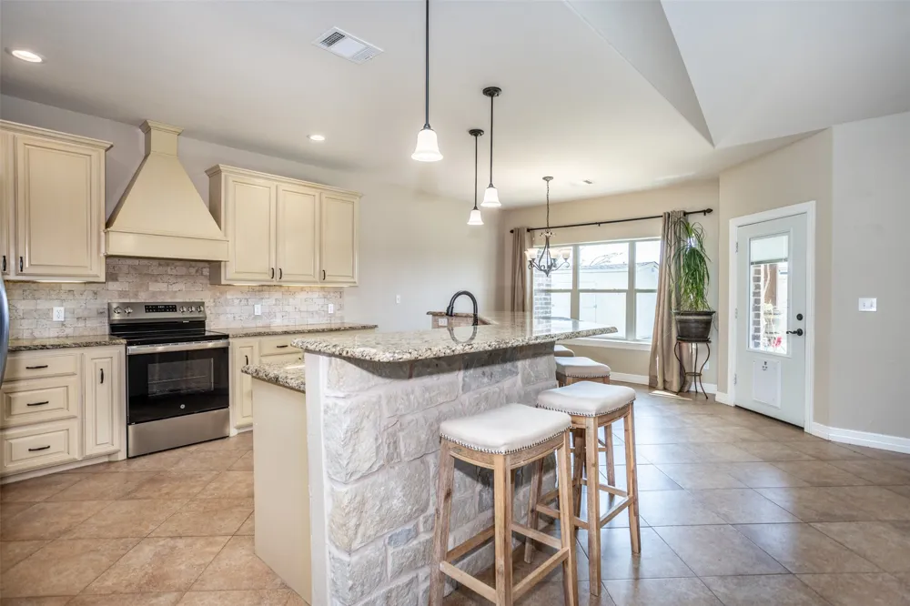 700 Mary Lee Lane Collinsville, TX 76233