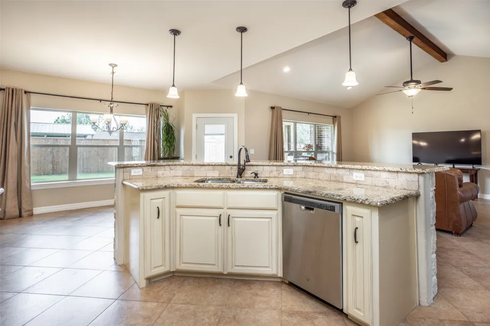 700 Mary Lee Lane Collinsville, TX 76233