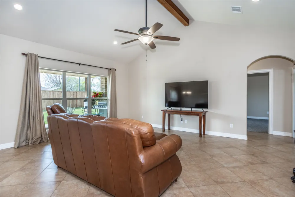 700 Mary Lee Lane Collinsville, TX 76233