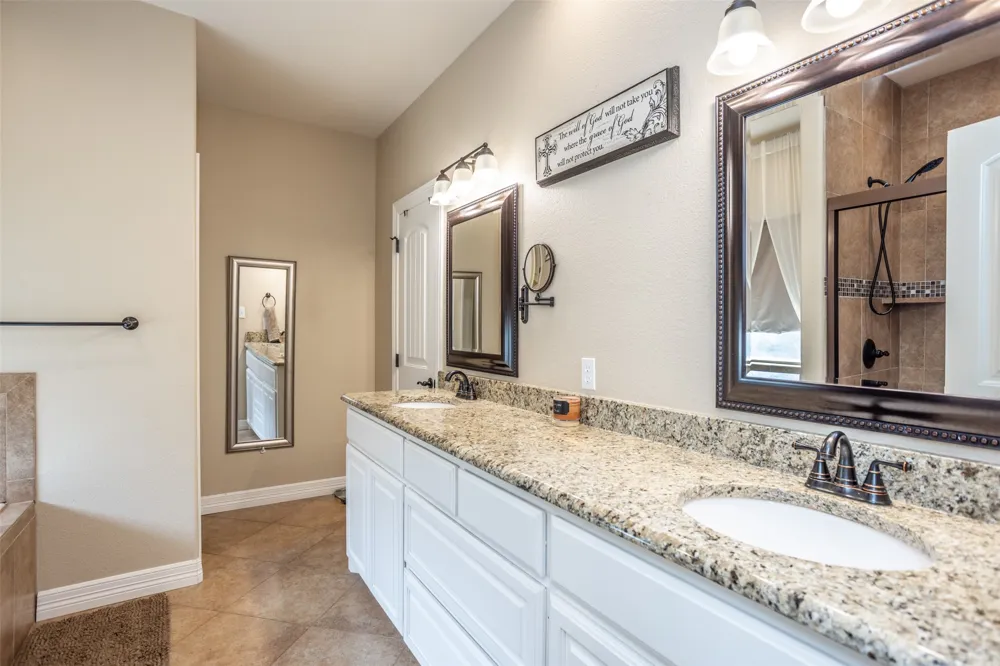 700 Mary Lee Lane Collinsville, TX 76233
