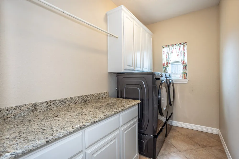 700 Mary Lee Lane Collinsville, TX 76233