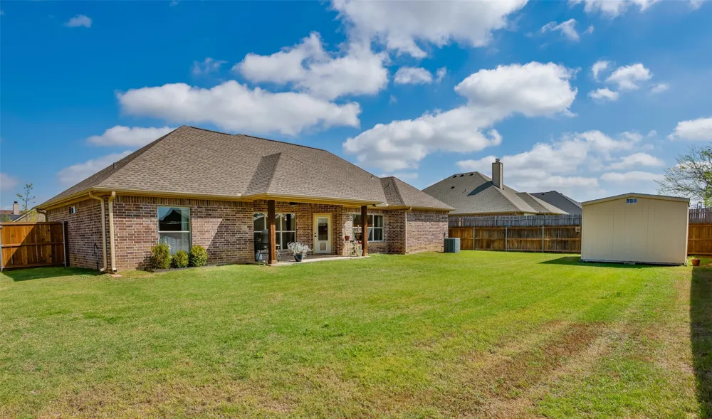 700 Mary Lee Lane Collinsville, TX 76233