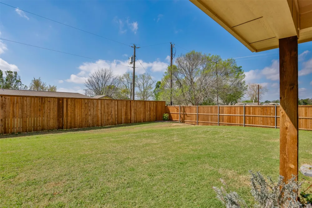 700 Mary Lee Lane Collinsville, TX 76233
