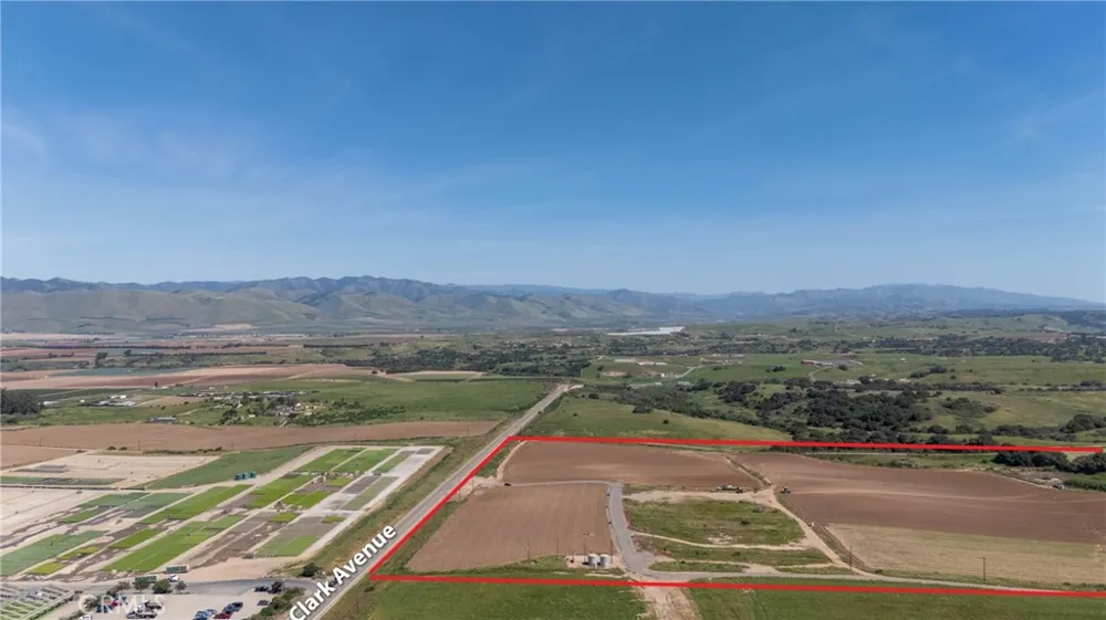 E Clark Ave Santa Maria, CA 93455