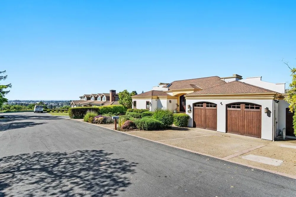 41 S Circle Drive